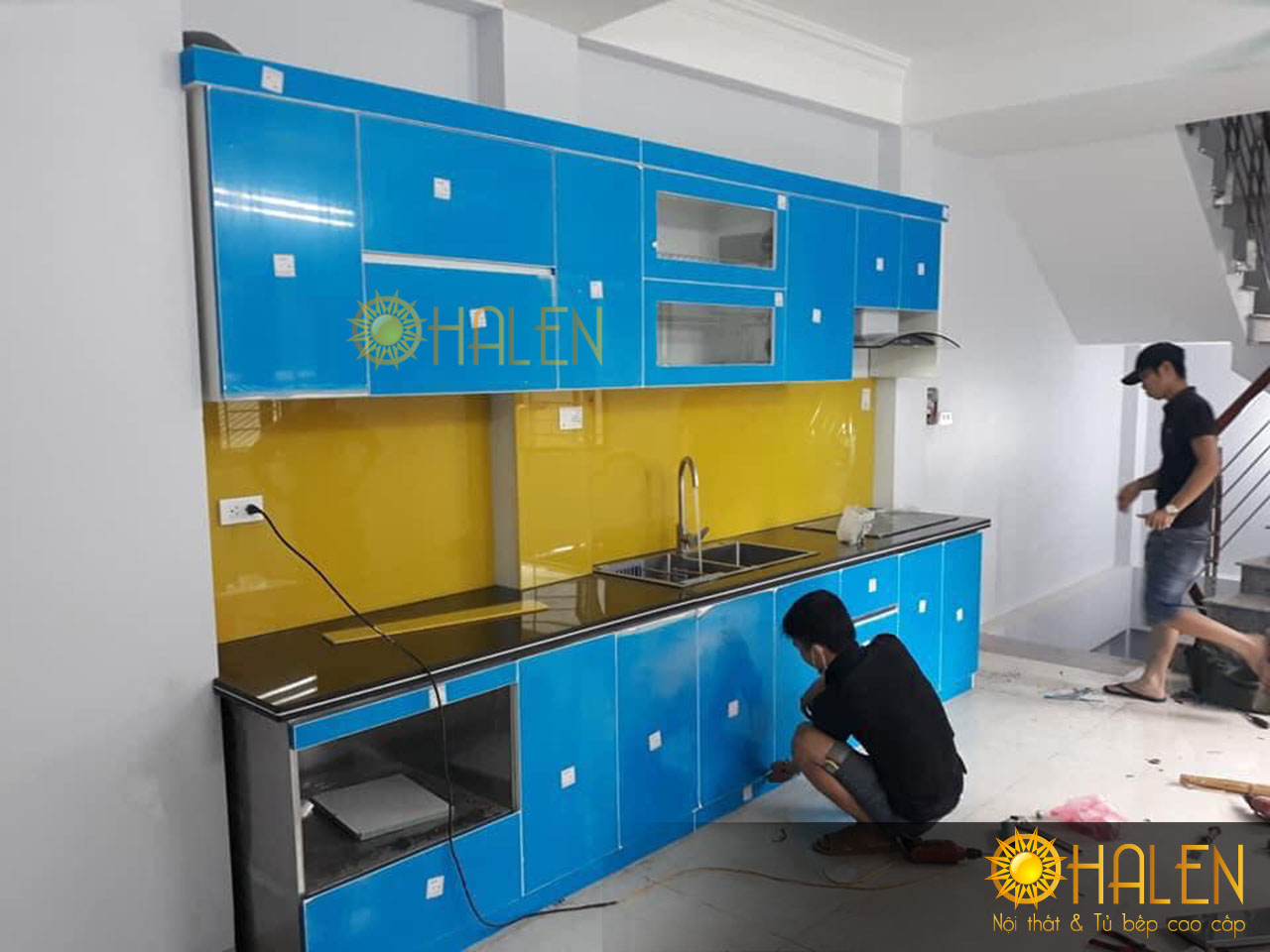 Tủ bếp inox cho độ bền cao - tủ bếp chất liệu thùng inox cánh Acrylic