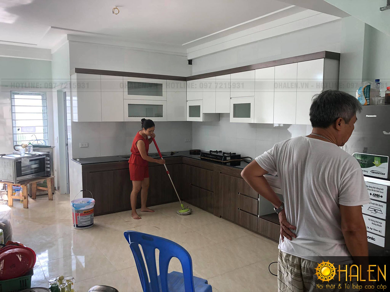Thi công tủ bếp tại Long Biên chất liệu MDF phủ Melamine cho gia đình anh Tuấn Linh