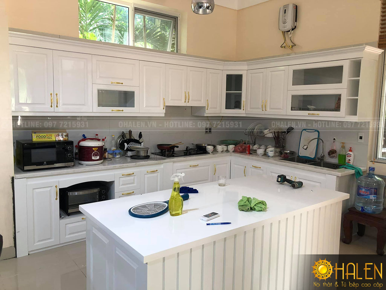 Hoàn thiện bộ tủ bếp giờ đây chưa bao giờ đơn giản đến thế. Với nhiều loại màu sắc và chất liệu khác nhau, bạn sẽ tìm được bộ tủ bếp vừa ý cho gia đình mình. Hãy xem hình ảnh để xem sự hoàn thiện của tủ bếp trong căn phòng ấm cúng của bạn.