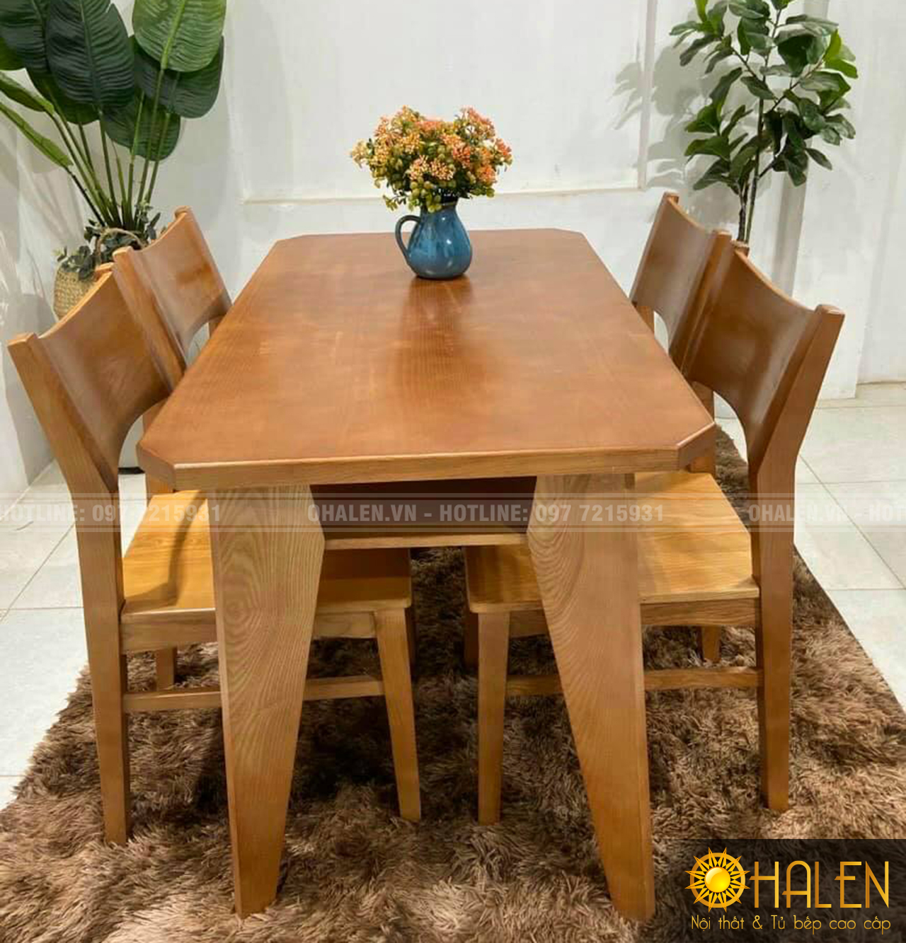 Thiết kế đơn giản, mẫu bàn ăn gỗ tự nhiên trên đây vẫn tạo nên những nét độc đáo, ấm cúng cho không gian nhà bếp